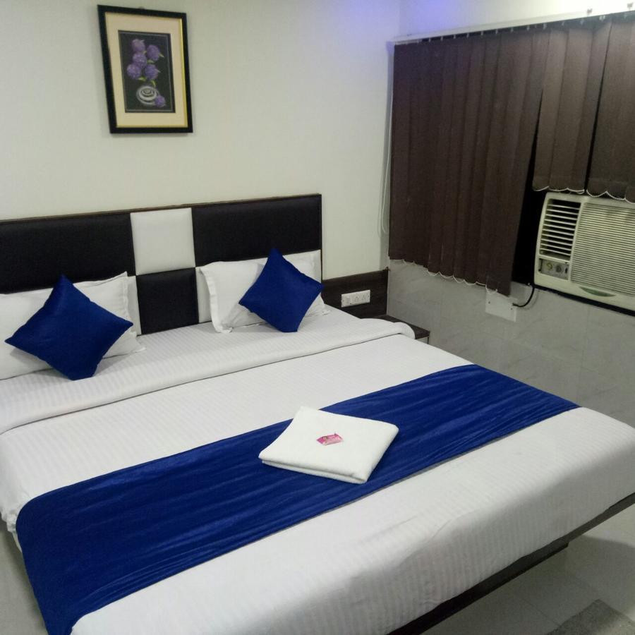 Hotel Lake Palace Amhedabad Dış mekan fotoğraf